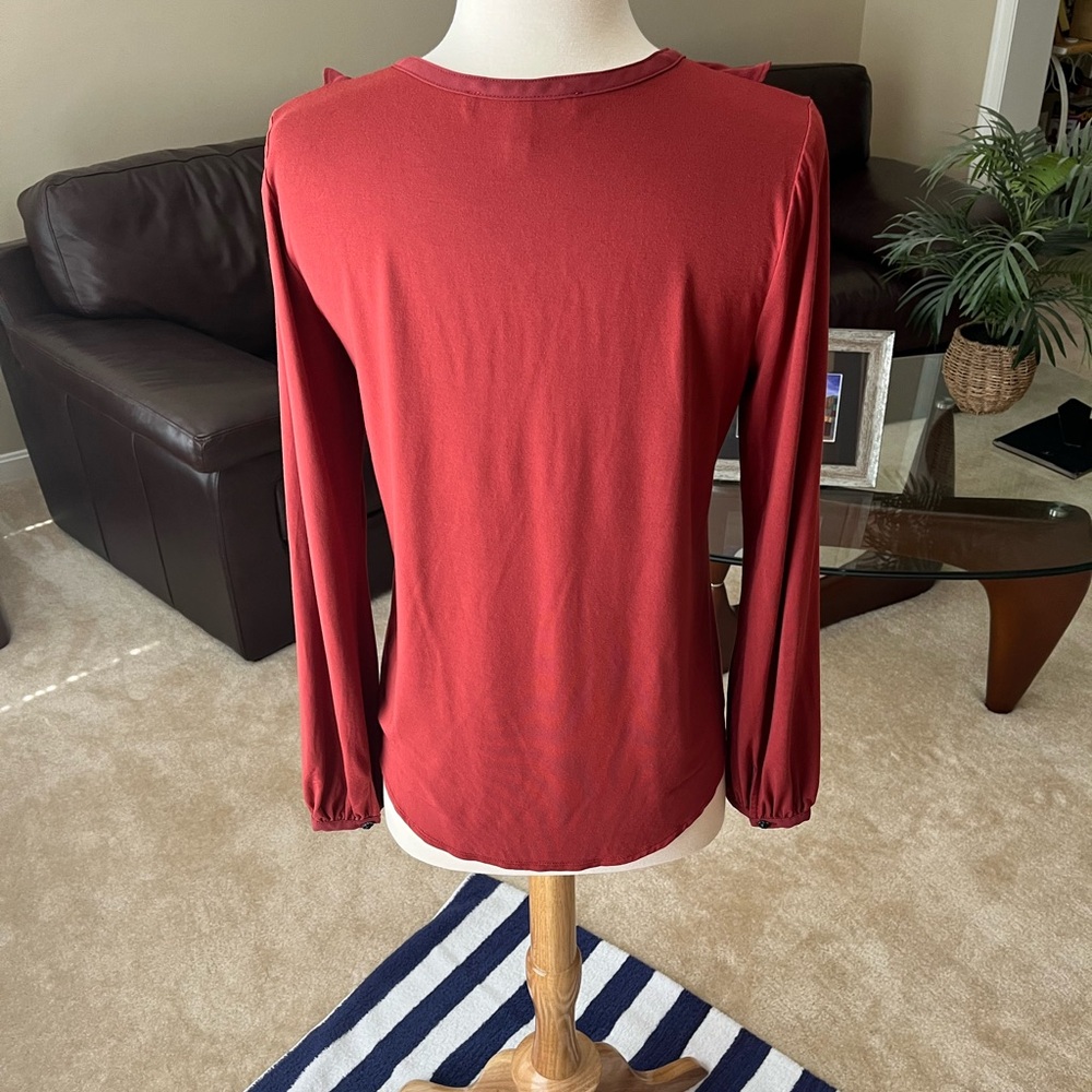 EUC - WHBM Ruffle Front Top - Picture 4 of 5